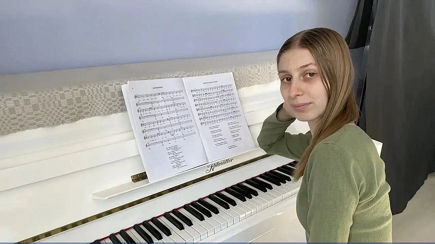 «Земский работник культуры» привел в Новороссийск талантливого специалиста: как программа помогает школам искусств