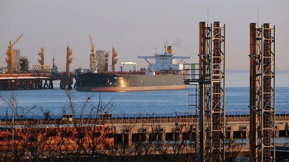 Главная картинка новости: Конфискация в порту Бриндизи: итальянская Финансовая гвардия арестовала судно и 33 тыс. тонн груза за рейс в Новороссийск