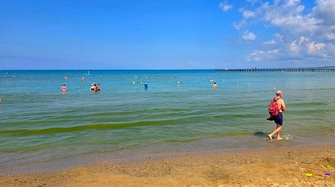 Анапа сейчас: море, солнце и зеленая вода