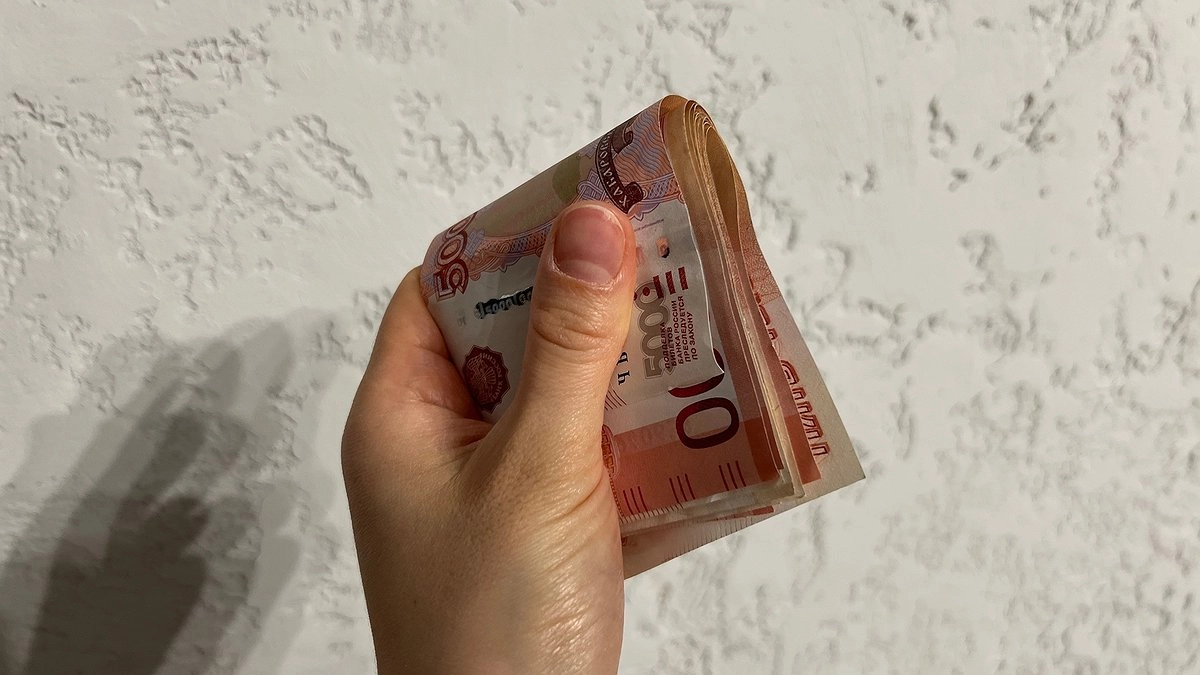 Миллион под подушкой: юрист рассказал, кому грозит срок за хранение наличных