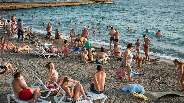 Главная картинка новости: Турист из США высмеял сервис на курортах Сочи и Крыма