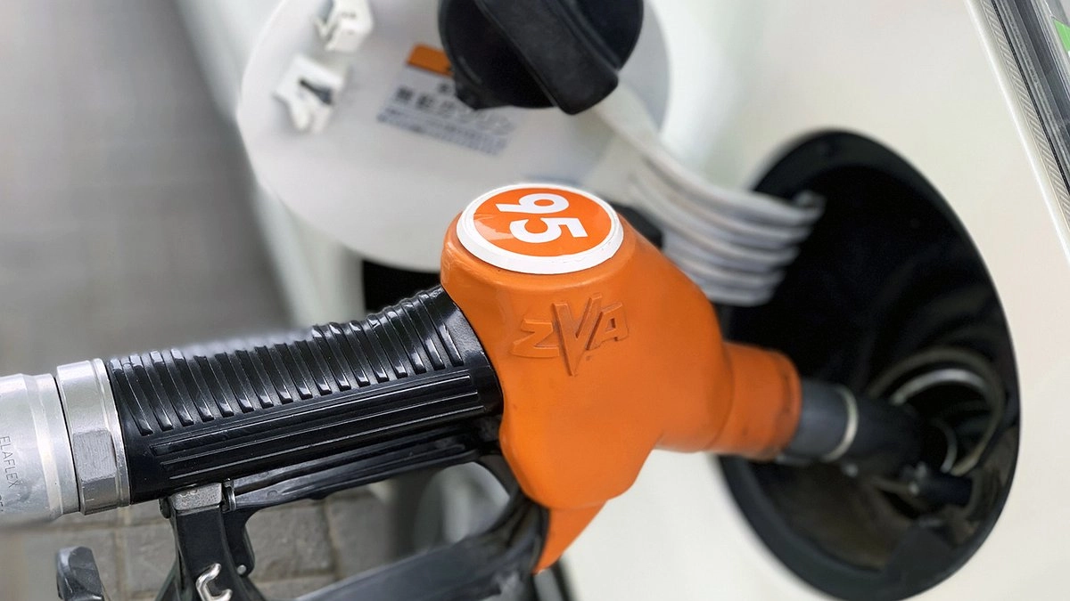 Можете себе столько позволить? На среднюю зарплату на Кубани можно купить 1043 литра бензина