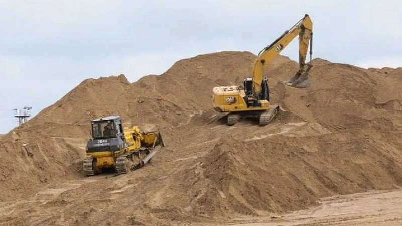 Загрязненный песок из Анапы будет вывезен в Ростовскую область после критики местных жителей