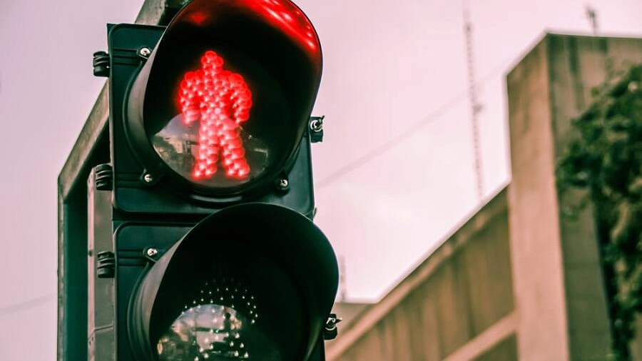 Новые вызывные светофоры и ограждения на дорогах Новороссийска. Где они появятся?