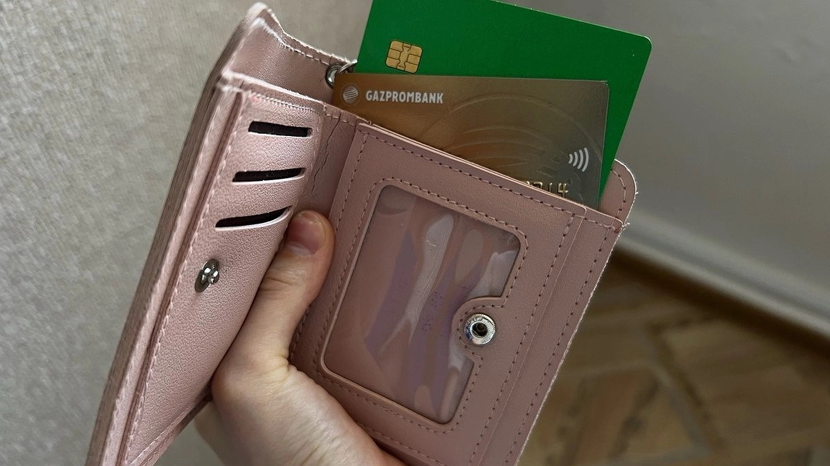 Чужой долг на вашей зарплатной карте: клиенты банков узнают о кредите на себя только после неприятного сюрприза