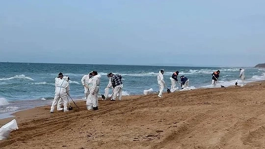 Мазута в море нет: космический контроль показал чистоту акватории в районе Керченского пролива