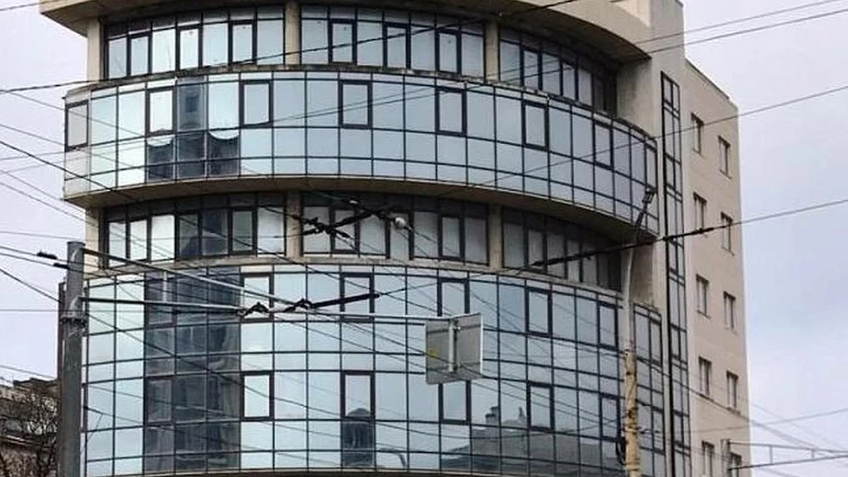 Администрация Новороссийска требует снести незаконный бизнес-центр высотой в 7 этажей