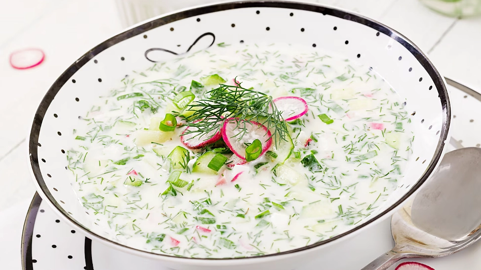 Не только на квасе: 5 способов приготовить окрошку