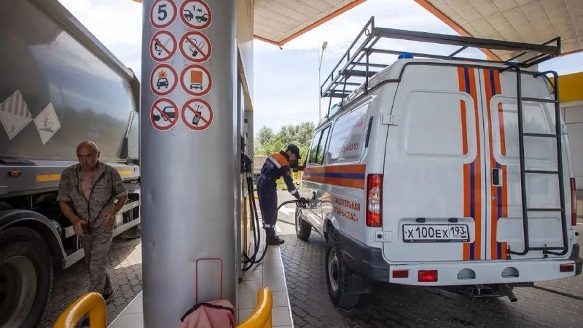 «Своим ходом не подъехать»: в Анапе выделили заправку только для скорых и автобусов