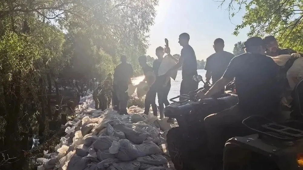 Новороссийские казаки помогли спасти станицу Троицкую от затопления