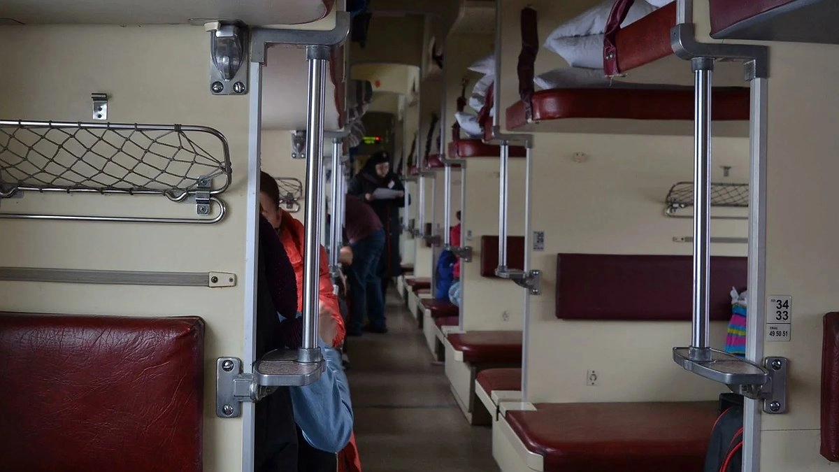 Главная картинка новости: Теперь в плацкарте лучше, чем в купе: что изменится для пассажиров и почему проводники недовольны