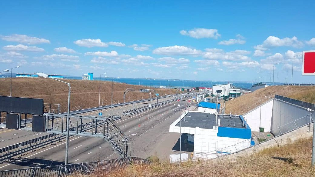 Сегодня произошла новая атака на Крымский мост: есть погибшие