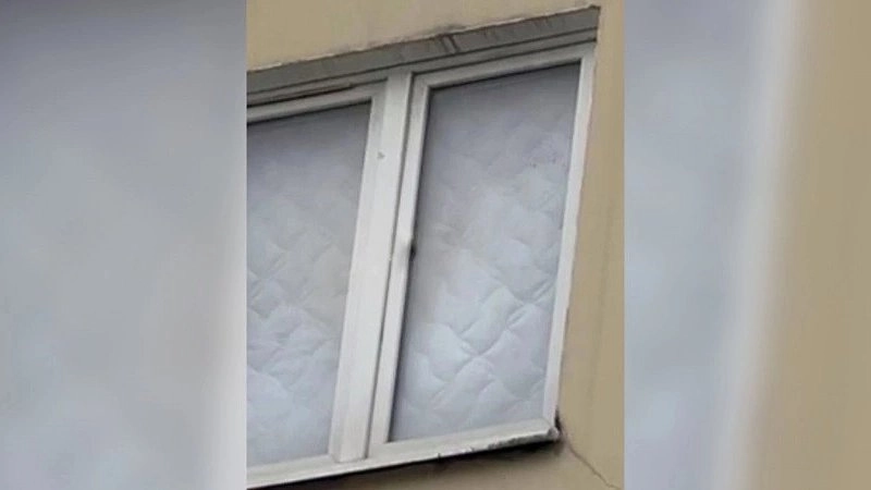 Новороссиец утеплил окно и быстро набрал популярность в соцсетях