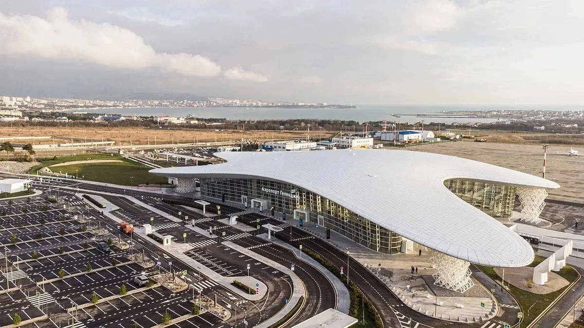 Главная картинка новости: Аэропорт Геленджика готовится к масштабному обновлению