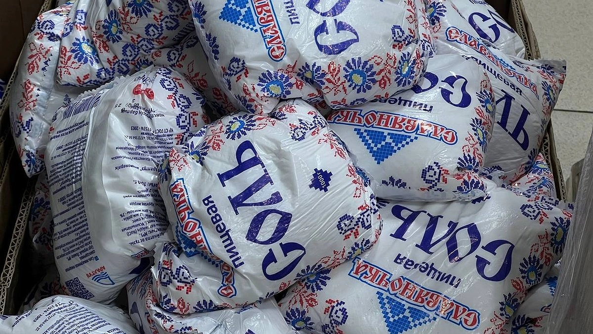 Соль у порога: для чего наши бабушки сыпали её вдоль плинтуса