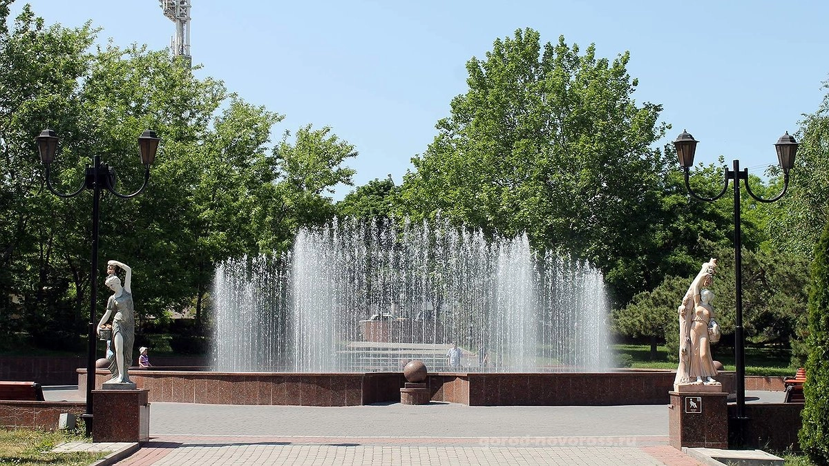 Главная картинка новости: В середине октября в Новороссийске перестанут работать фонтаны