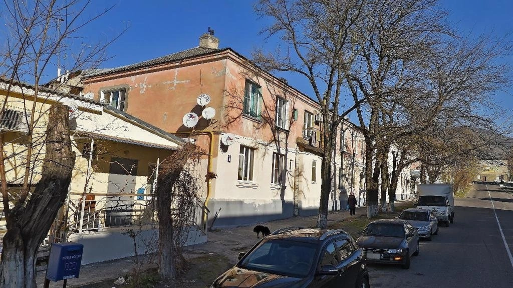 На улице Михаила Борисова в Новороссийске снесут двухэтажный дом