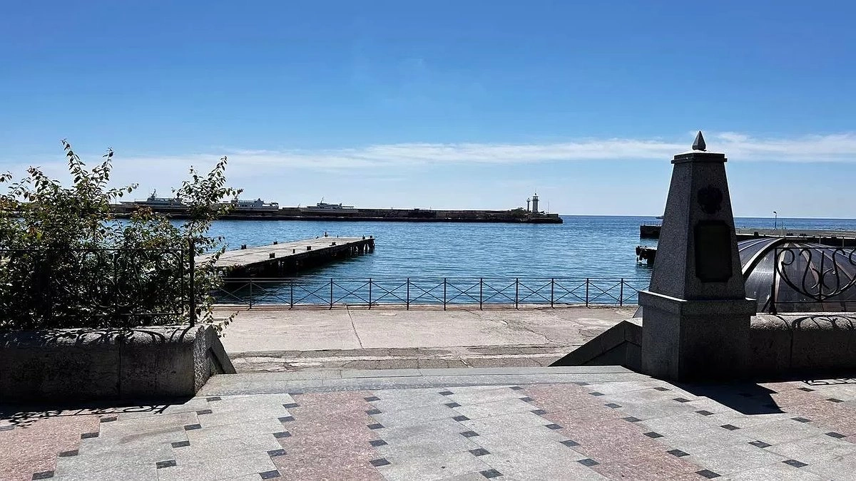 Трагедия в Керчи, бензин с QR-кодами и жара до +37: главное о Крыме 8 августа