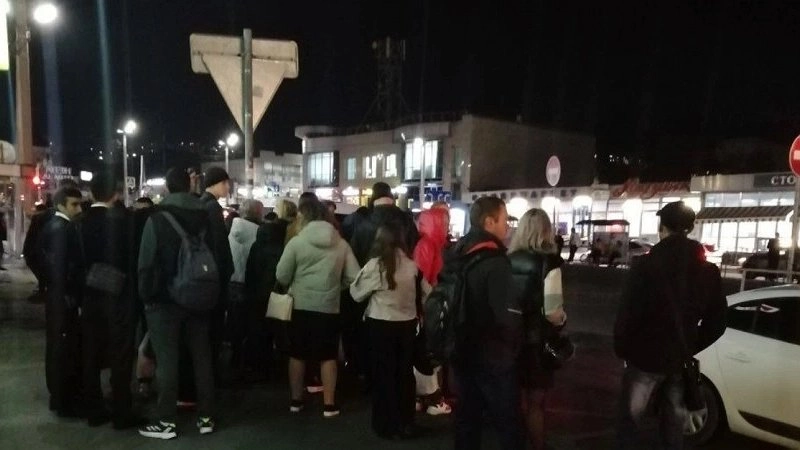 Новороссийцы часами ждут пригородные автобусы на остановках