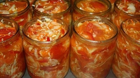 Фирменные помидоры с луком на зиму: моя легендарная закрутка — открываю только по праздникам, а закрываю десятками