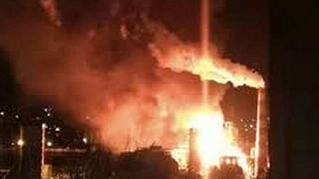 В Туапсе загорелся нефтеперерабатывающий завод