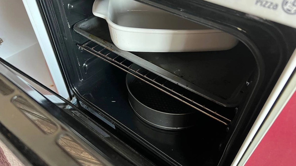 Как почистить духовку без усилий и химии: проверенные домашние рецепты, которые восстанавливают блеск и чистоту