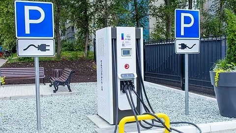 Зарядная инфраструктура растет: список новых станций для электромобилей в Новороссийске