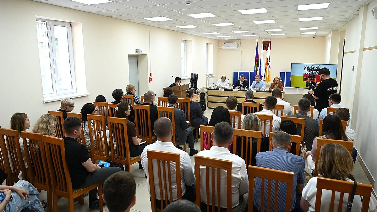 Разговор без купюр: глава Краснодара встретился с жителями Музыкального микрорайона