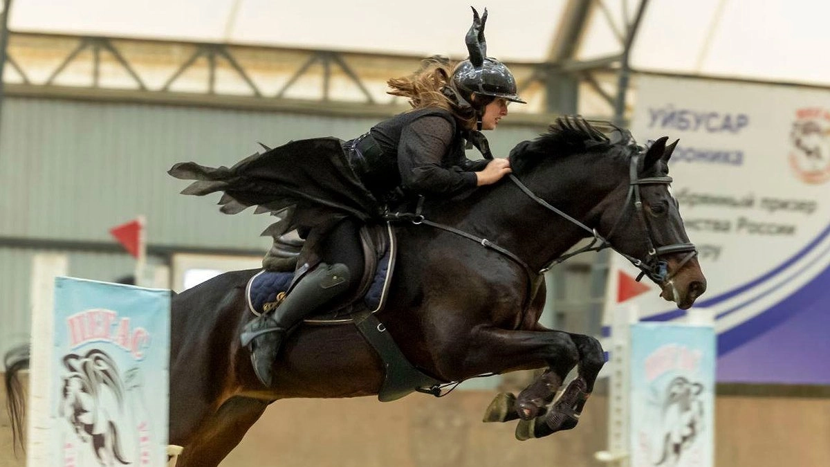 В Новороссийске прошли конные соревнования на призы Деда Мороза