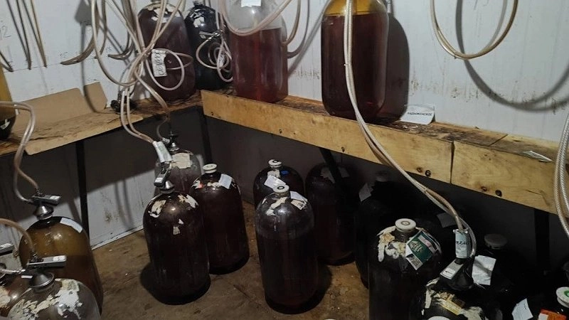 Главная картинка новости: Полицейские изъяли более 1200 литров контрафактного пива в Новороссийске