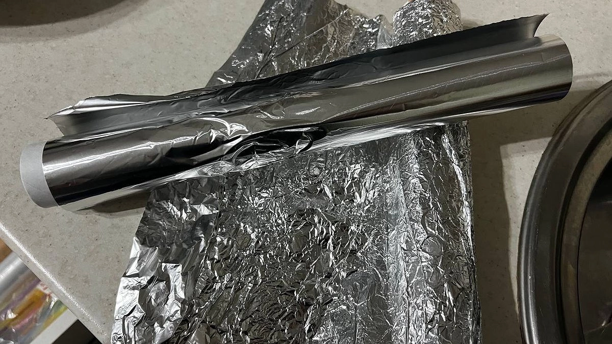 Главная картинка новости: Фольга и дешёвая крупа стали спасением от комаров и мошек: теперь забыли об укусах всей семьей - делюсь проверенным лайфхаком