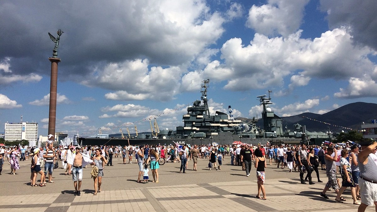 Главная картинка новости: Новороссийск попал в тройку городов, где туристы могут дешево снять жилье