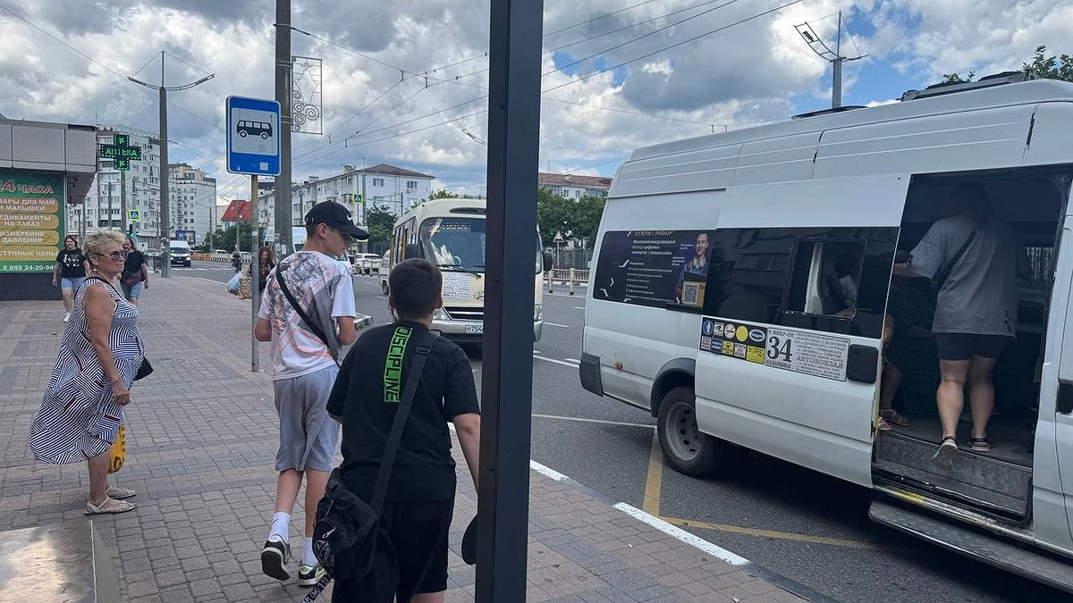 Главная картинка новости: Пробки в Новороссийске срывают график общественного транспорта