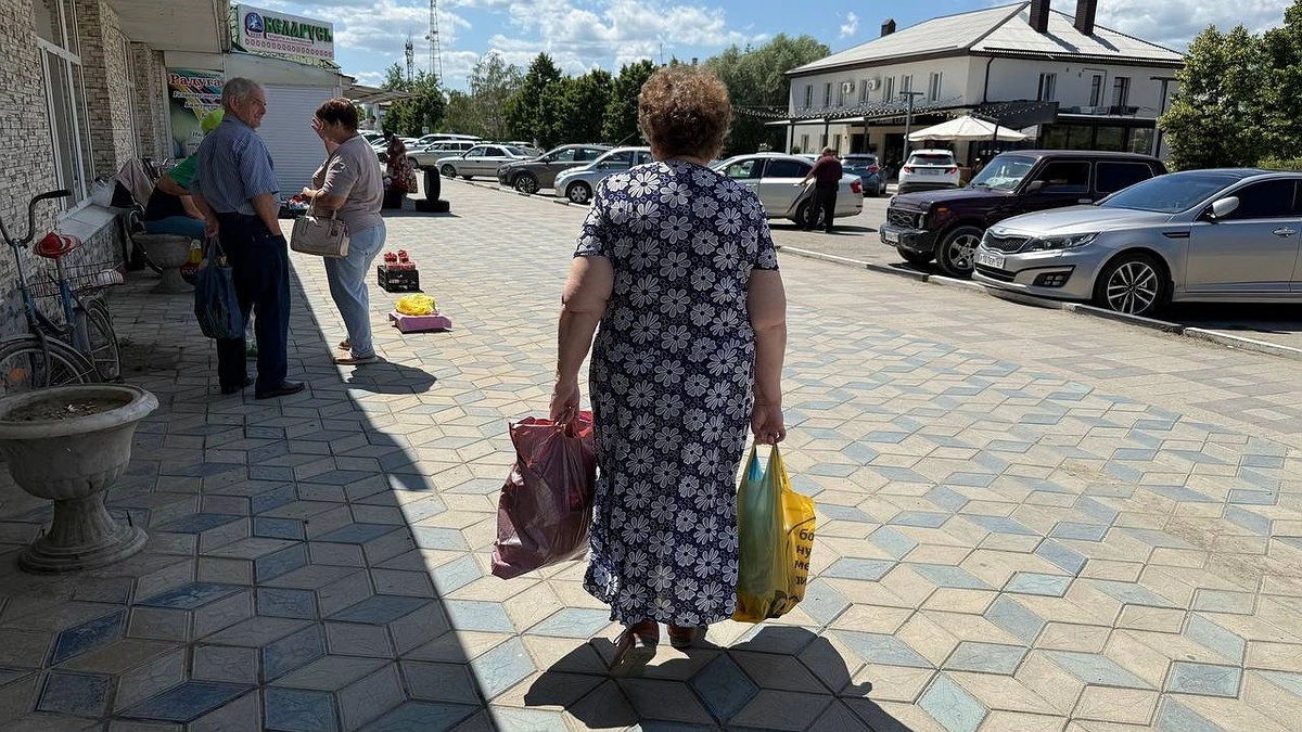 Всех, кому поступает пенсия на банковскую карту, ждет новое неожиданное правило с 1 августа