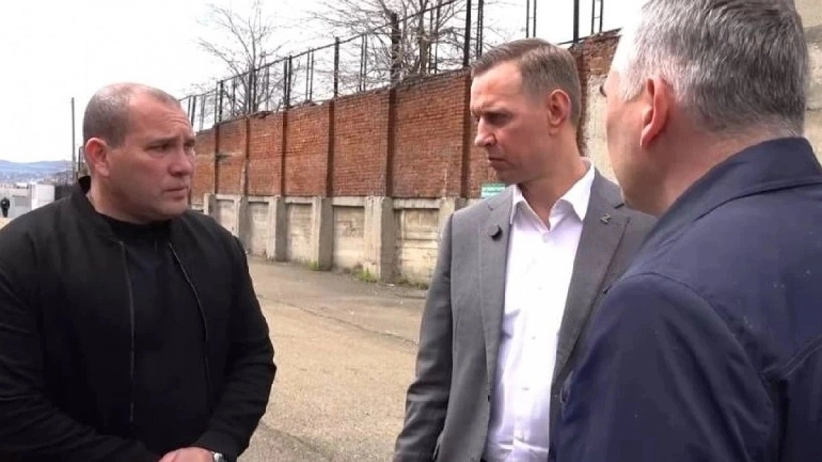 Народный диагноз — «яма мэра»: глава Новороссийска взял в заложники провал на Судостальской