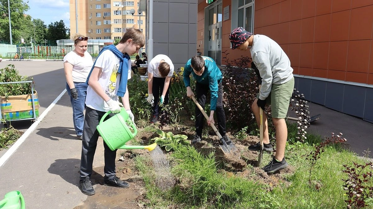 Лето с заработком: 755 вакансий для подростков в Новороссийске! 9,3 млн рублей на старт в будущее