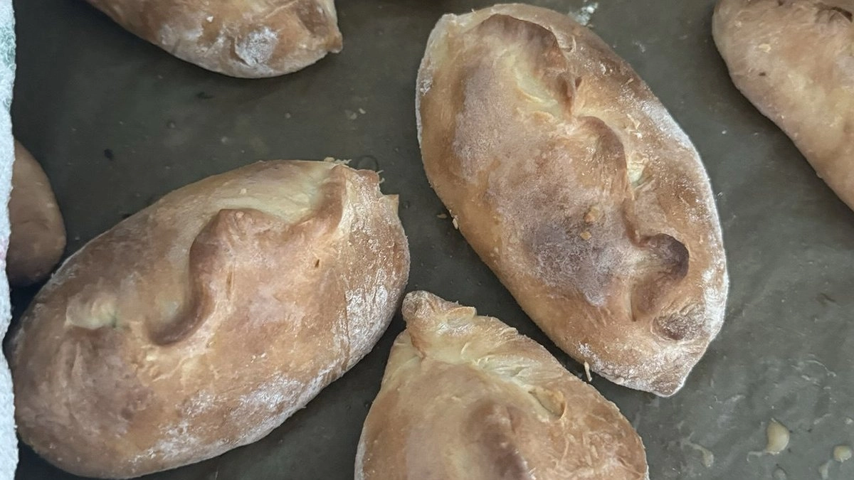 Главная картинка новости: Рецепт пышных пирожков на тесте без дрожжей - вы удивитесь, насколько это просто