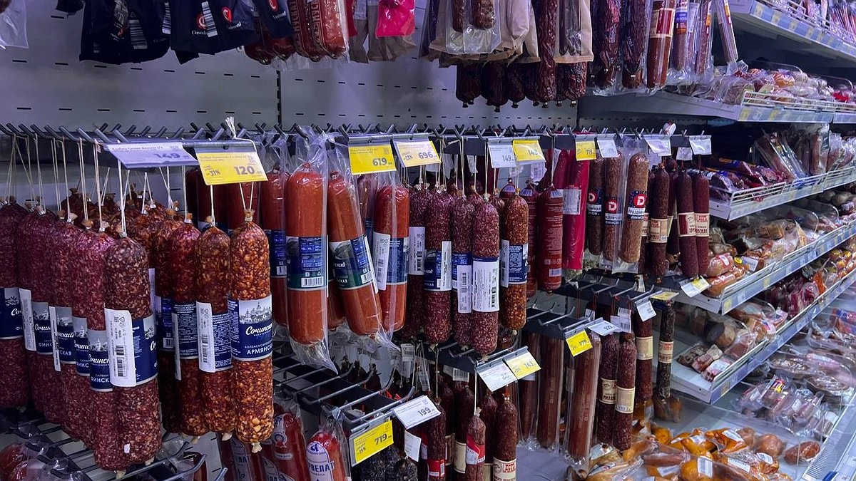 Колбаса подорожает к Новому году: производители назвали причины