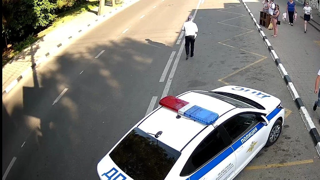 Главная картинка новости: За месяц новая камера в центре Новороссийска зафиксировала более 50 нарушителей