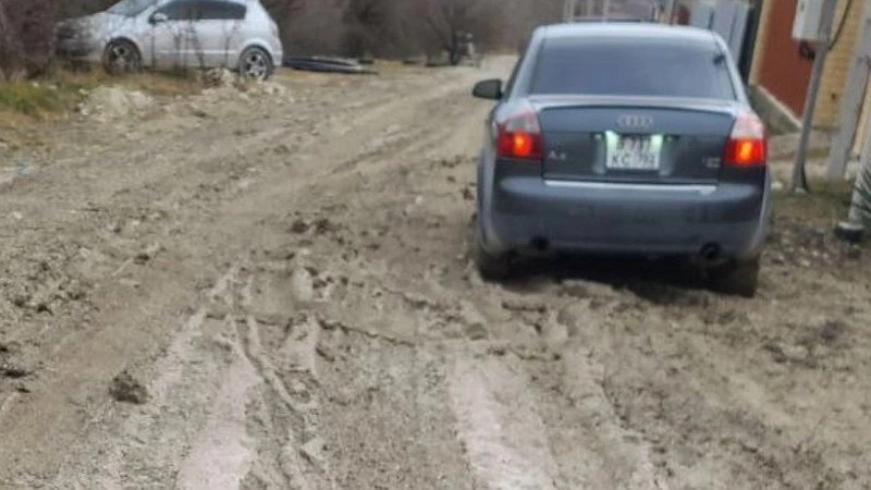 Жители станицы Натухаевская требуют восстановления дороги после прокладки газопровода