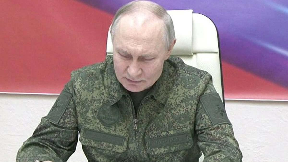 Главная картинка новости: Путин подписал указ о возвращении военных: кого отправят домой первыми и сроки вывода войск