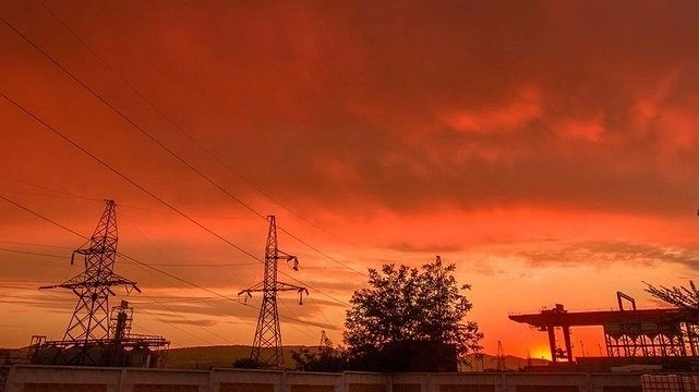 Главная картинка новости: Красивейшие закаты в видео от жителей Новороссийска в соцсетях