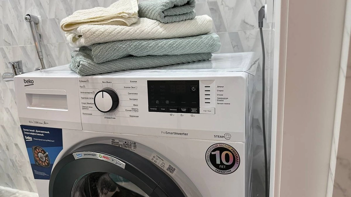 Пожелтевший пластик засияет белизной моментально: просто протереть аптечным раствором за 200 рублей