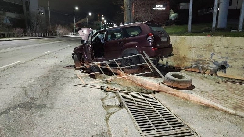 Смертельное ДТП на Сухумском шоссе: водитель не справился с управлением