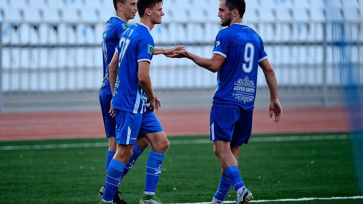 Главная картинка новости: Директор «Черноморца» опроверг слухи о финансовом кризисе в футбольном клубе