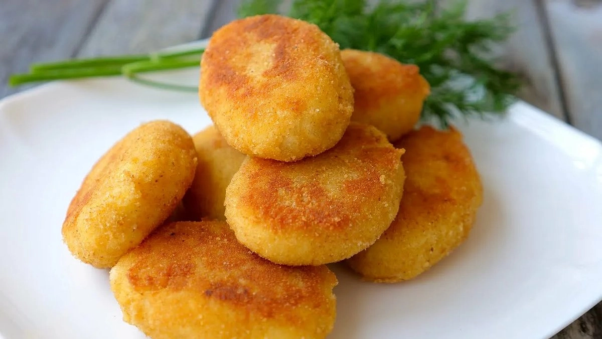 3 хитрости для идеальных картофельных котлет: как сделать их пышными и сочными