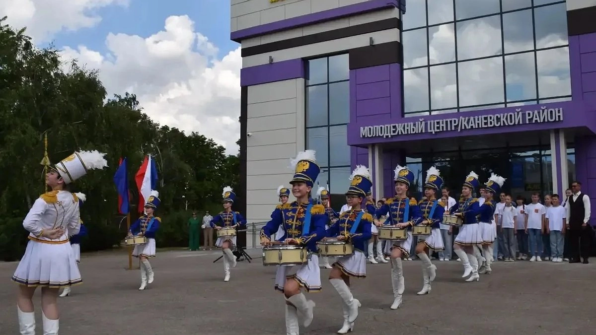 В станице Каневской открыли обновлённый молодёжный центр «Победа»