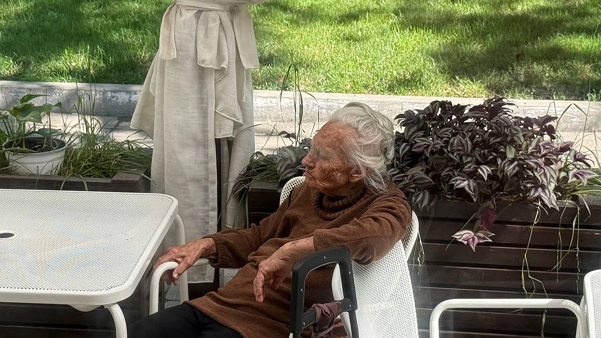 Главная картинка новости: Как дожить до 100 лет? 3 привычки, которые придерживаются все долгожители