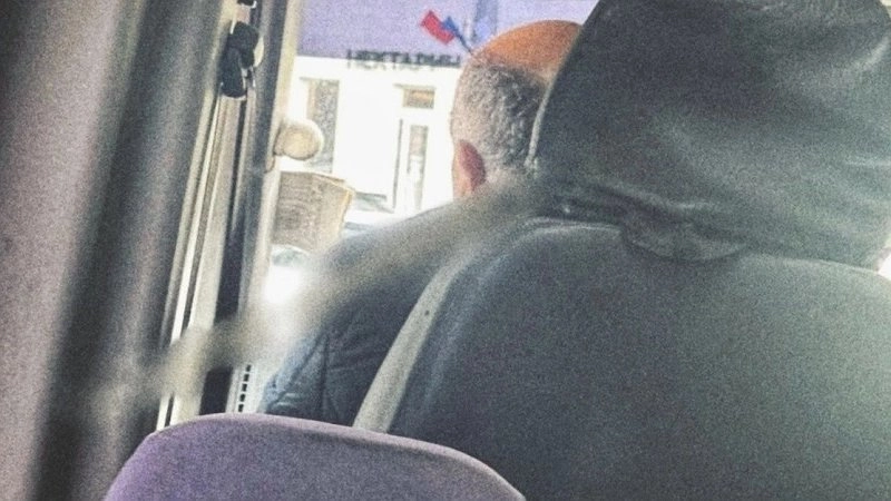 В Новороссийске водитель маршрутки прищемил женщине ногу