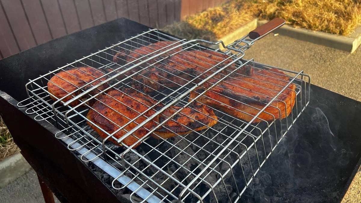 Обнародовано самое опасное для здоровья мясо — нельзя есть даже здоровым, а мы его покупаем каждый день и детям даем